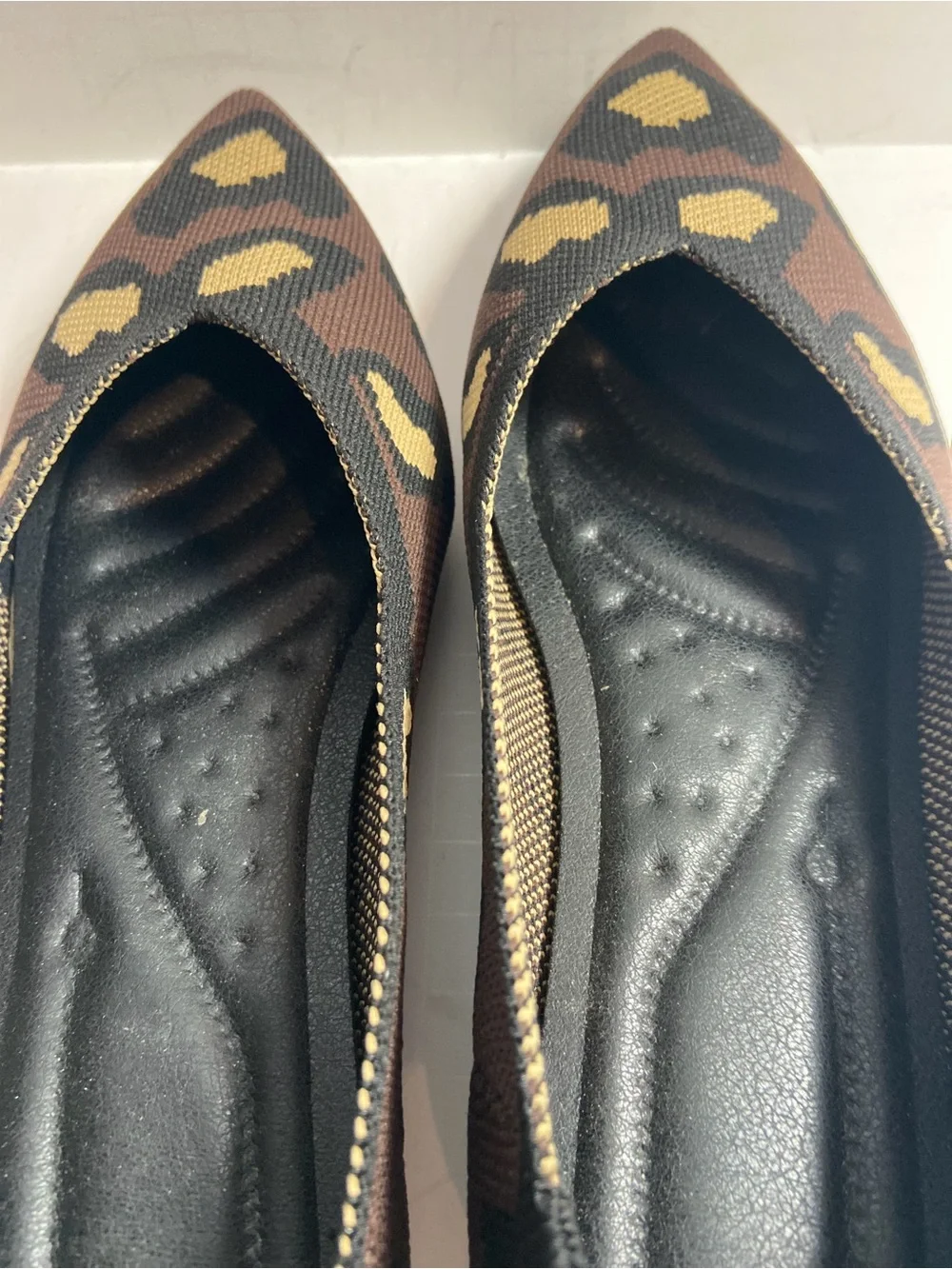 Soft~Black Leopard Print~Breathable Mesh Knit~Pointed Toe~Ballet Flat~Size 9.5